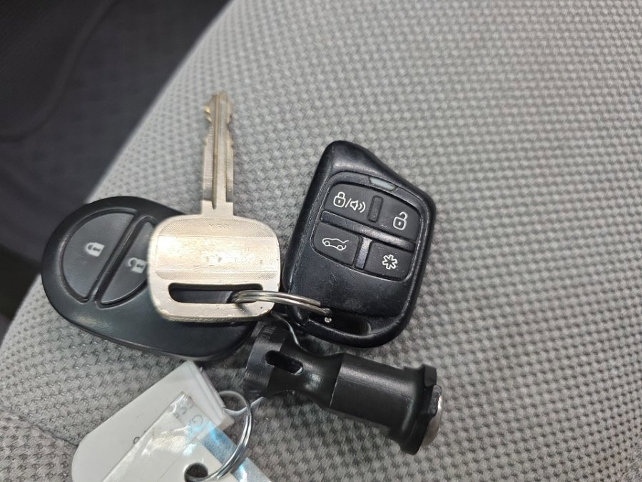 Used 2015 Toyota Sienna L FWD image 25