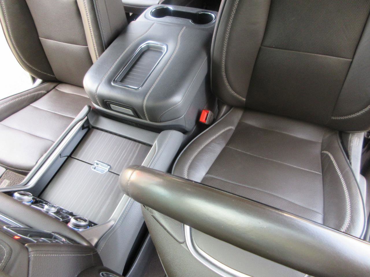 Used 2024 GMC Yukon Denali w/ Advanced Technology Package image 15