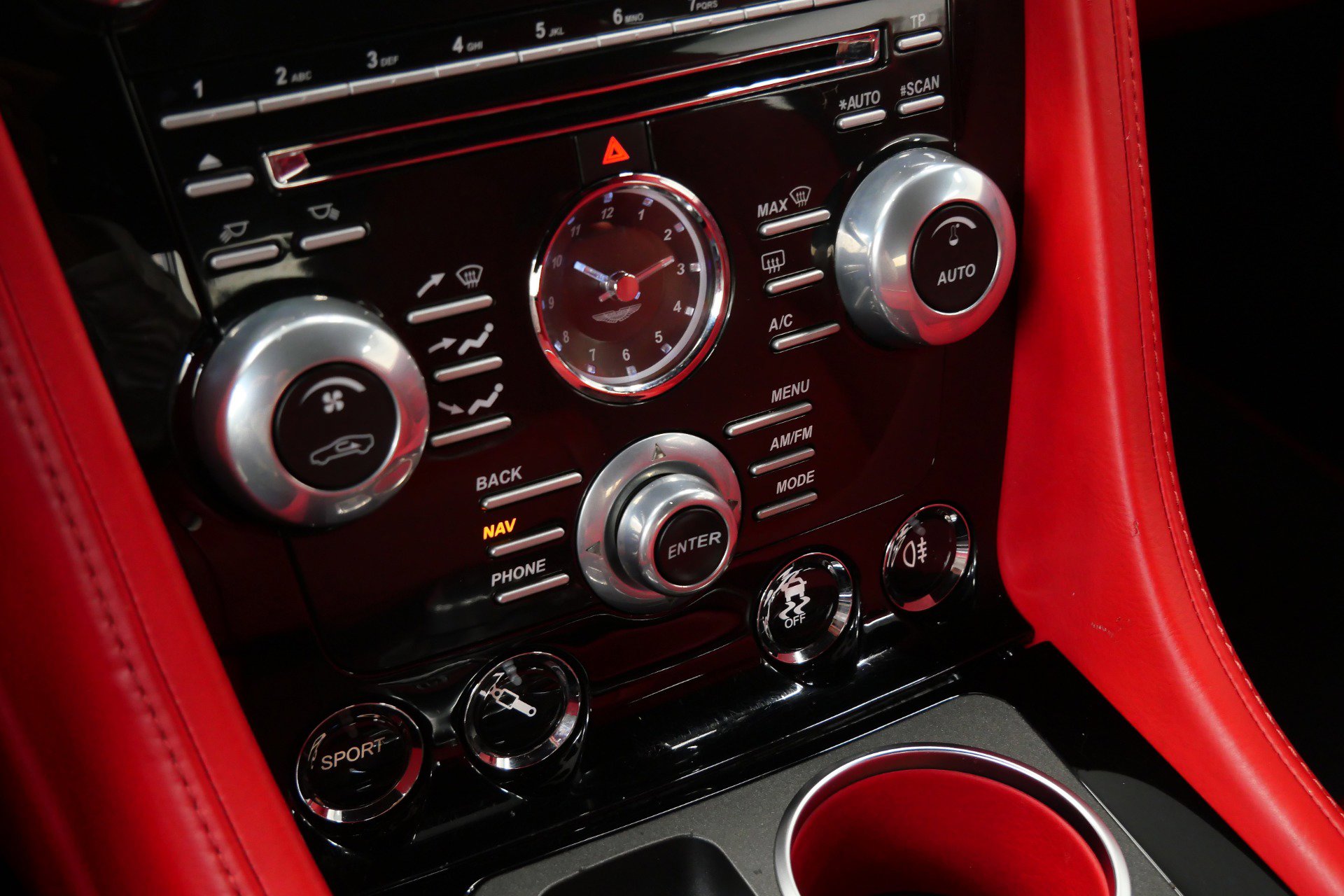 Used 2014 Aston Martin Rapide S image 17