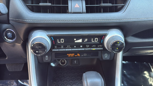 Used 2022 Toyota RAV4 XLE FWD image 26