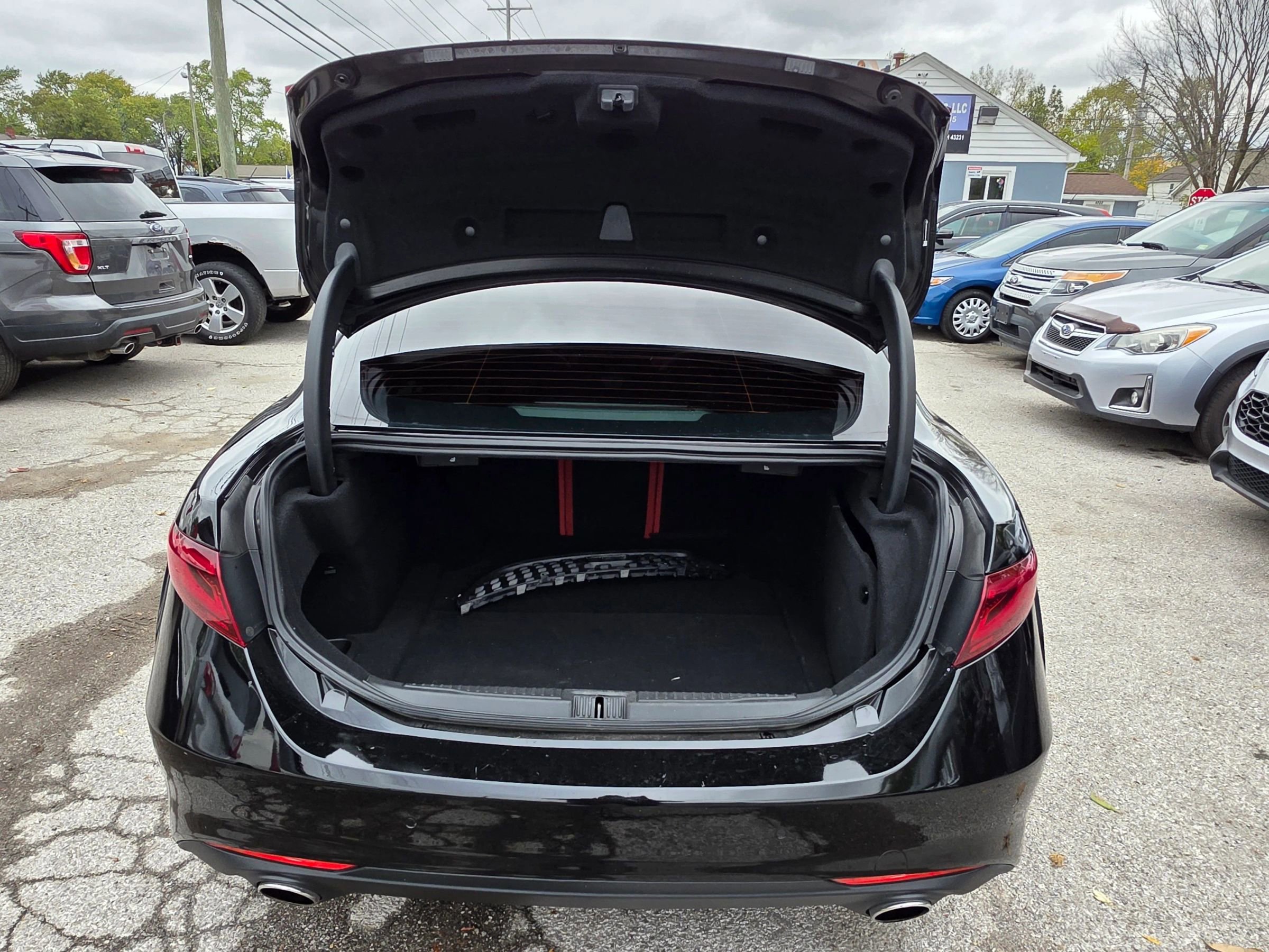 Used 2021 Alfa Romeo Giulia Ti w/ Nero Edizione image 11