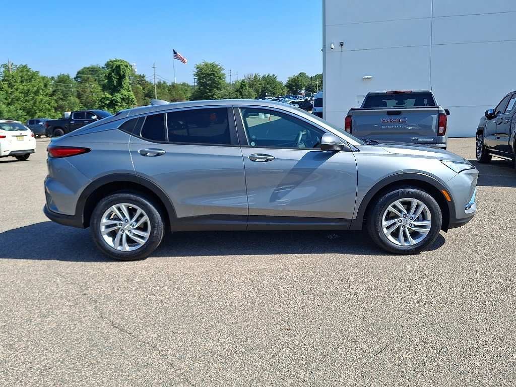 Used 2024 Buick Envista Preferred FWD image 10