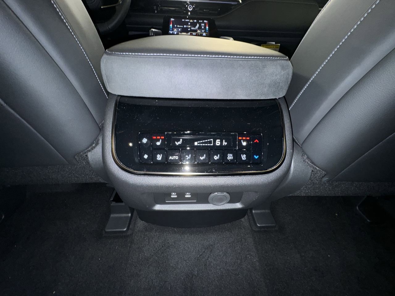 Used 2025 INFINITI QX80 Autograph w/ Premium Cargo Package image 30