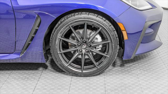 Used 2023 Toyota GR86 Premium w/ ALL Weather Mat Package (TMS) RWD image 31