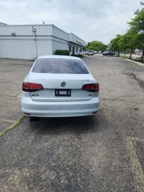 Used 2017 Volkswagen Jetta S w/ Jetta S Cold Weather Package FWD image 18