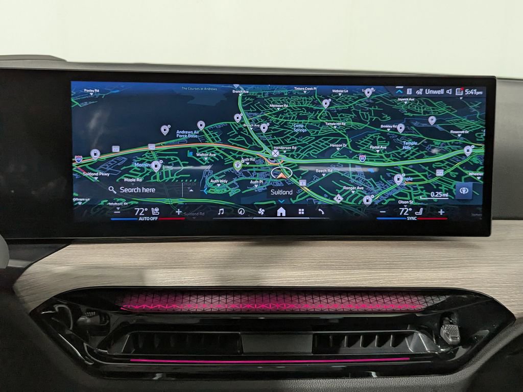 Used 2025 BMW 330i xDrive Sedan w/ Premium Package AWD/4WD image 20