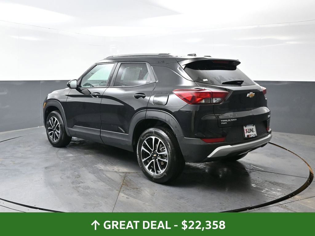 Used 2025 Chevrolet TrailBlazer LT w/ Driver Confidence Package image 12