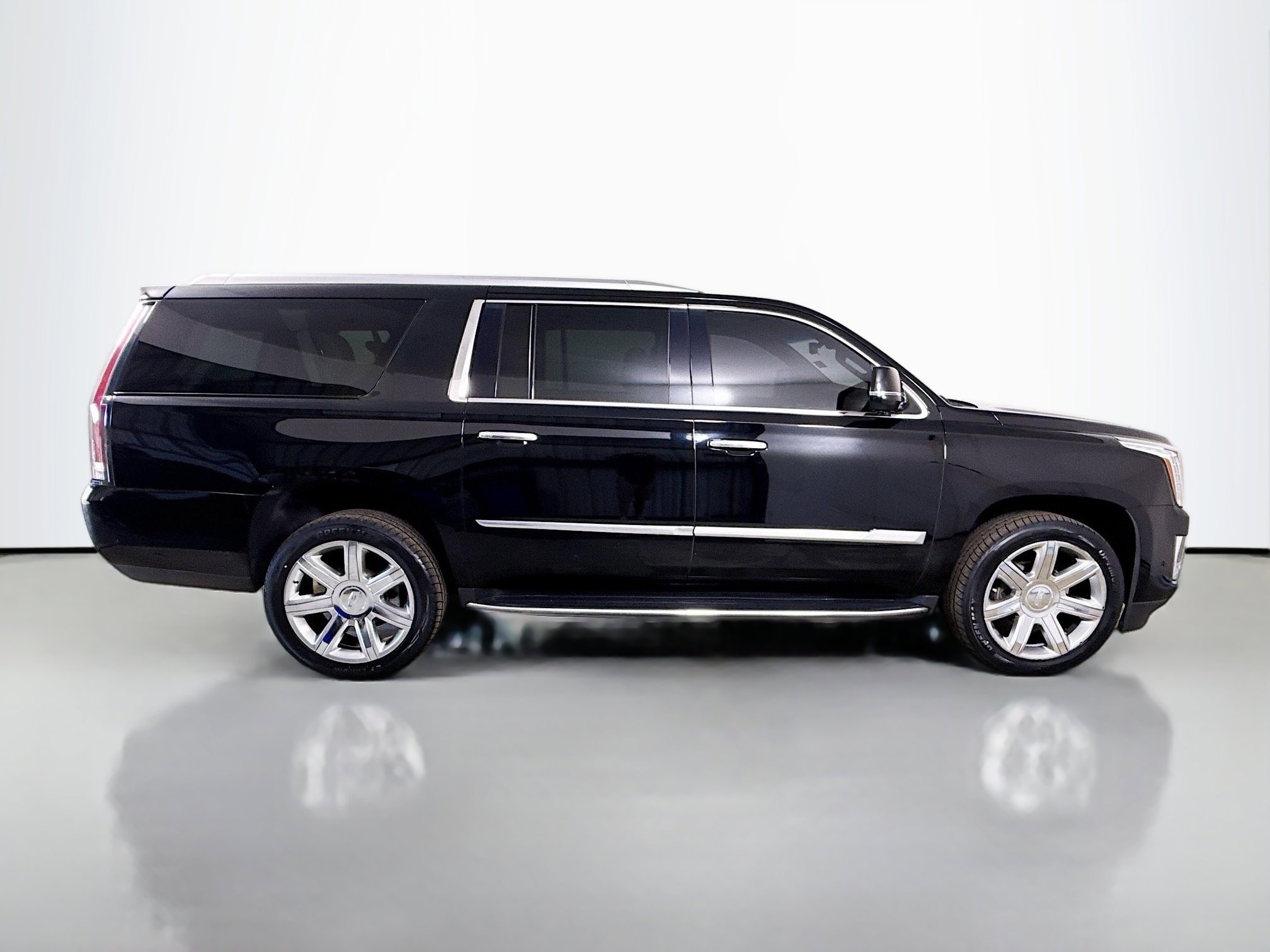 Used 2019 Cadillac Escalade ESV Luxury image 11