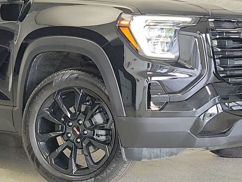 Certified 2026 GMC Terrain Elevation w/ Black Edition AWD/4WD image 2
