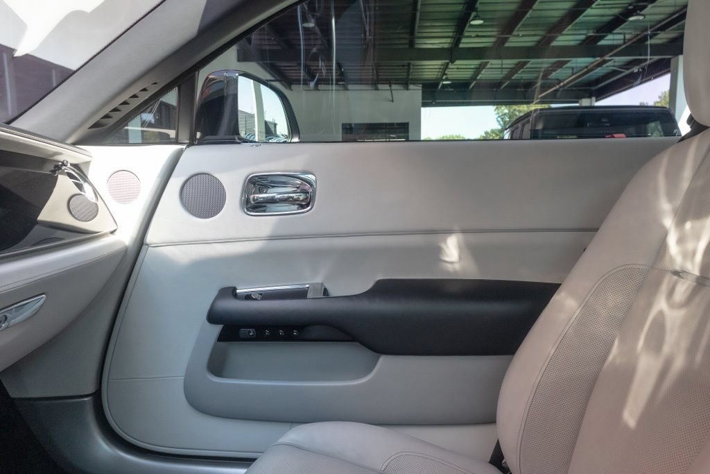 Used 2019 Rolls-Royce Wraith RWD image 43
