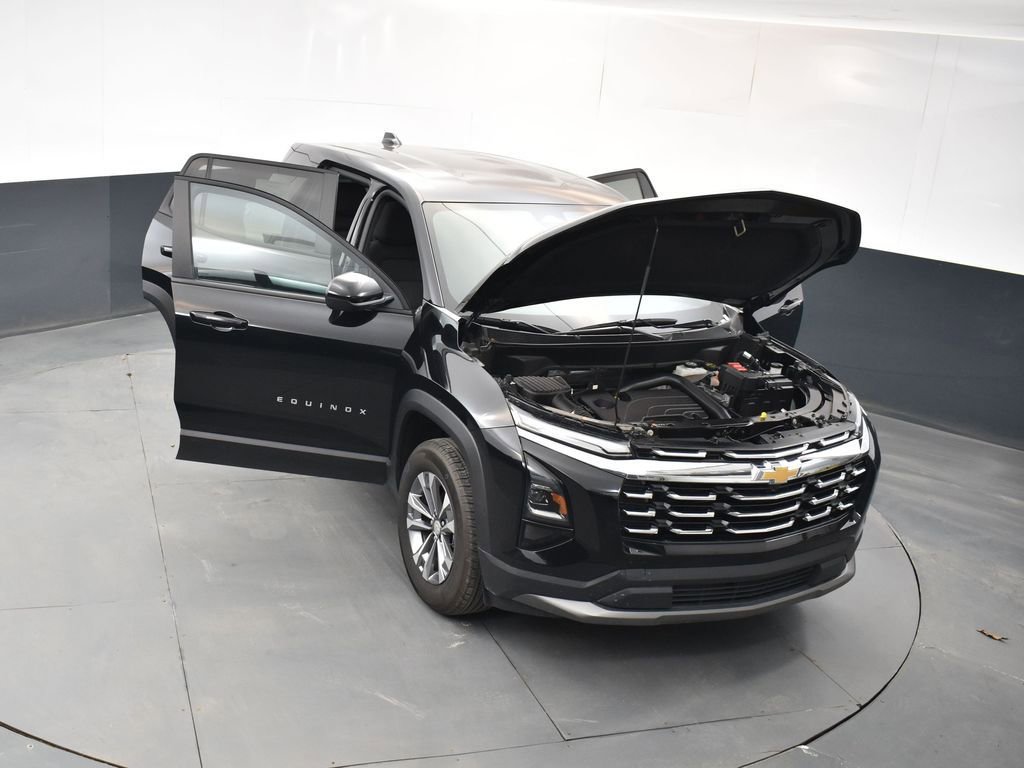 Used 2025 Chevrolet Equinox LT AWD/4WD image 21