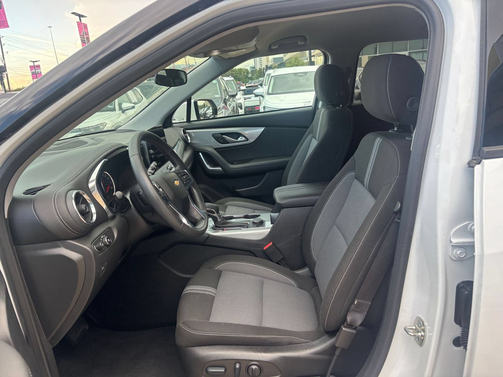 Used 2026 Chevrolet Blazer LT FWD image 27