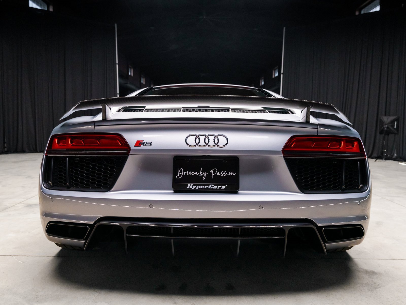 Used 2018 Audi R8 V10 w/ Premium Package image 36