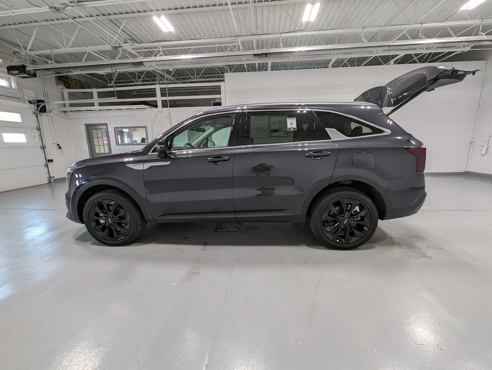Certified 2026 Kia Sorento EX AWD/4WD image 12