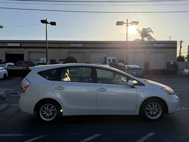 Used 2012 Toyota Prius V Two FWD image 8