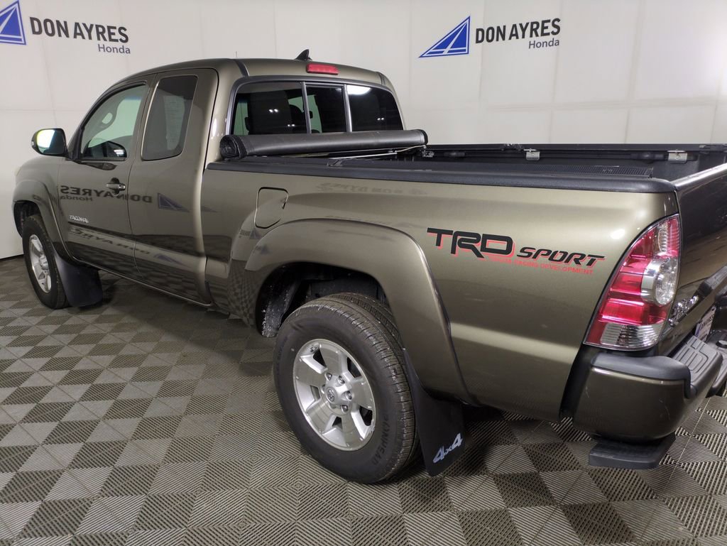 Used 2015 Toyota Tacoma 4x4 Access Cab V6 image 3