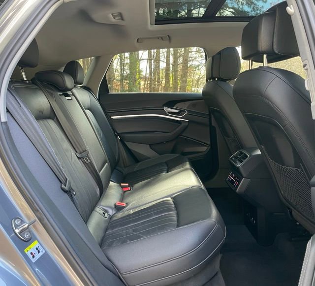 Used 2021 Audi e-tron Premium w/ Convenience Plus Package image 18