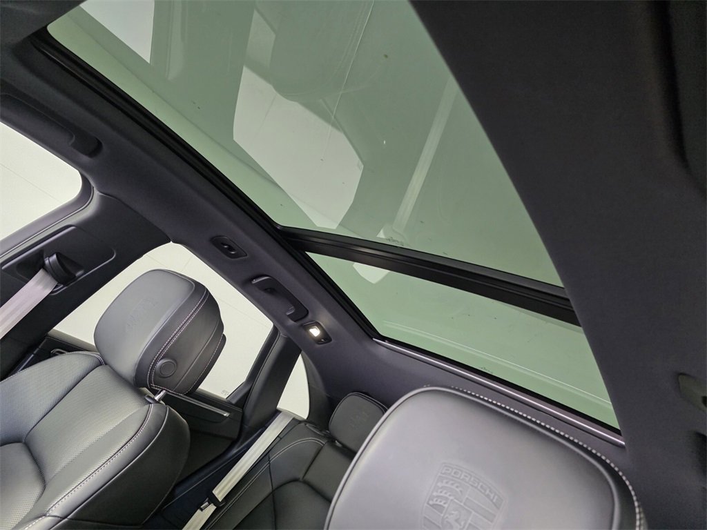 Used 2023 Porsche Macan GTS image 13