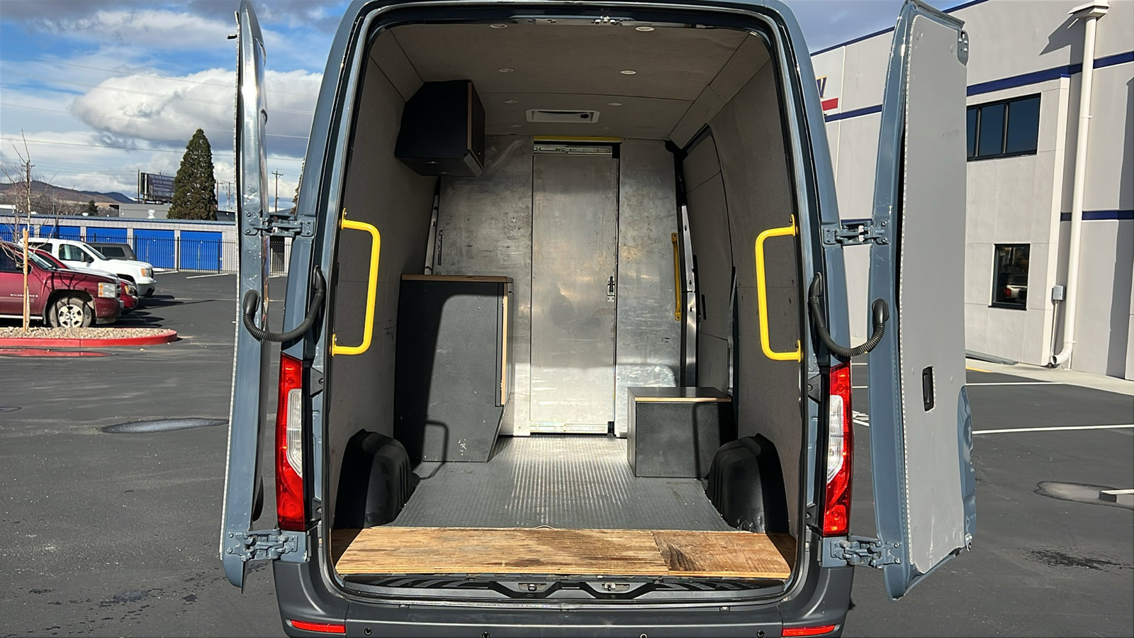 Used 2019 Mercedes-Benz Sprinter 144 image 13