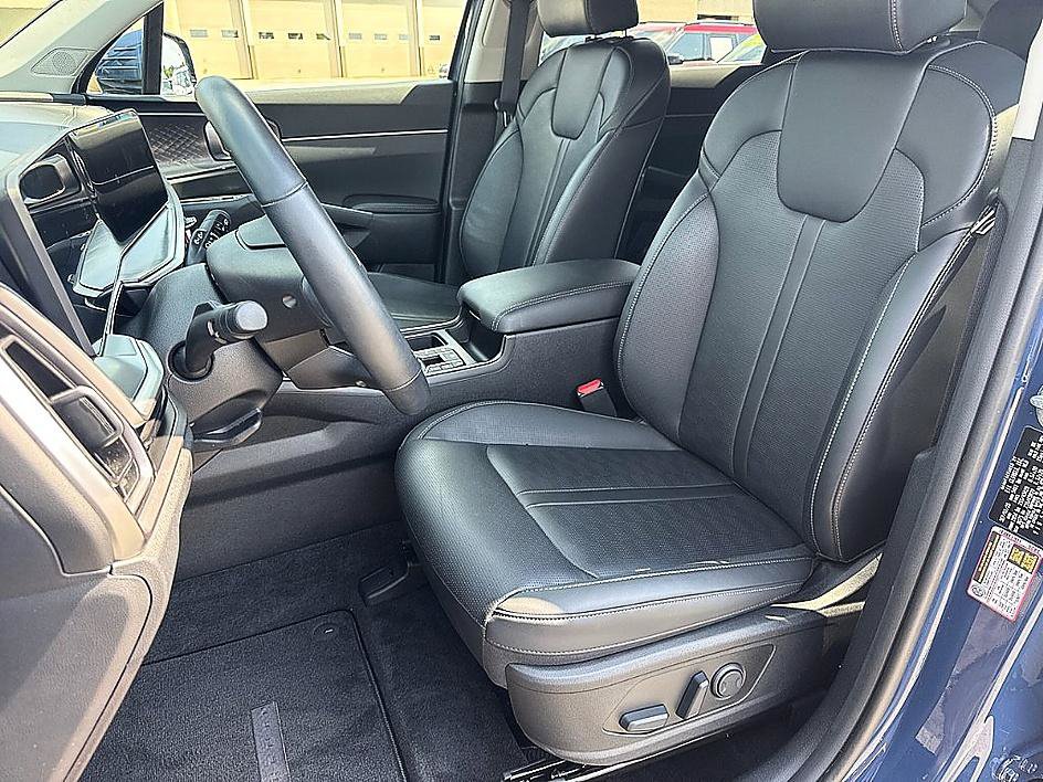 Used 2026 Kia Sorento EX FWD image 13