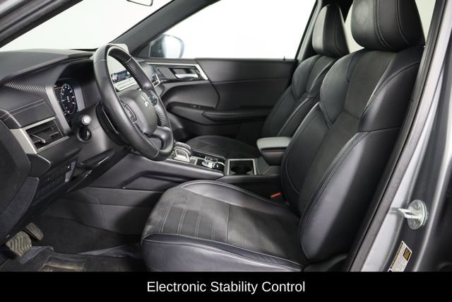 Used 2024 Mitsubishi Outlander SE Black Edition image 15