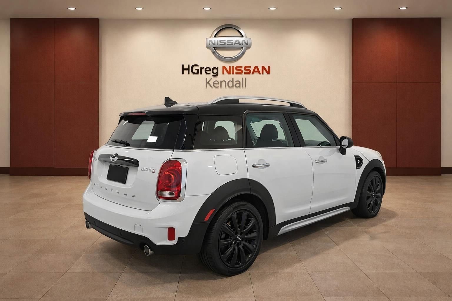 Used 2017 MINI Cooper Countryman S FWD image 4