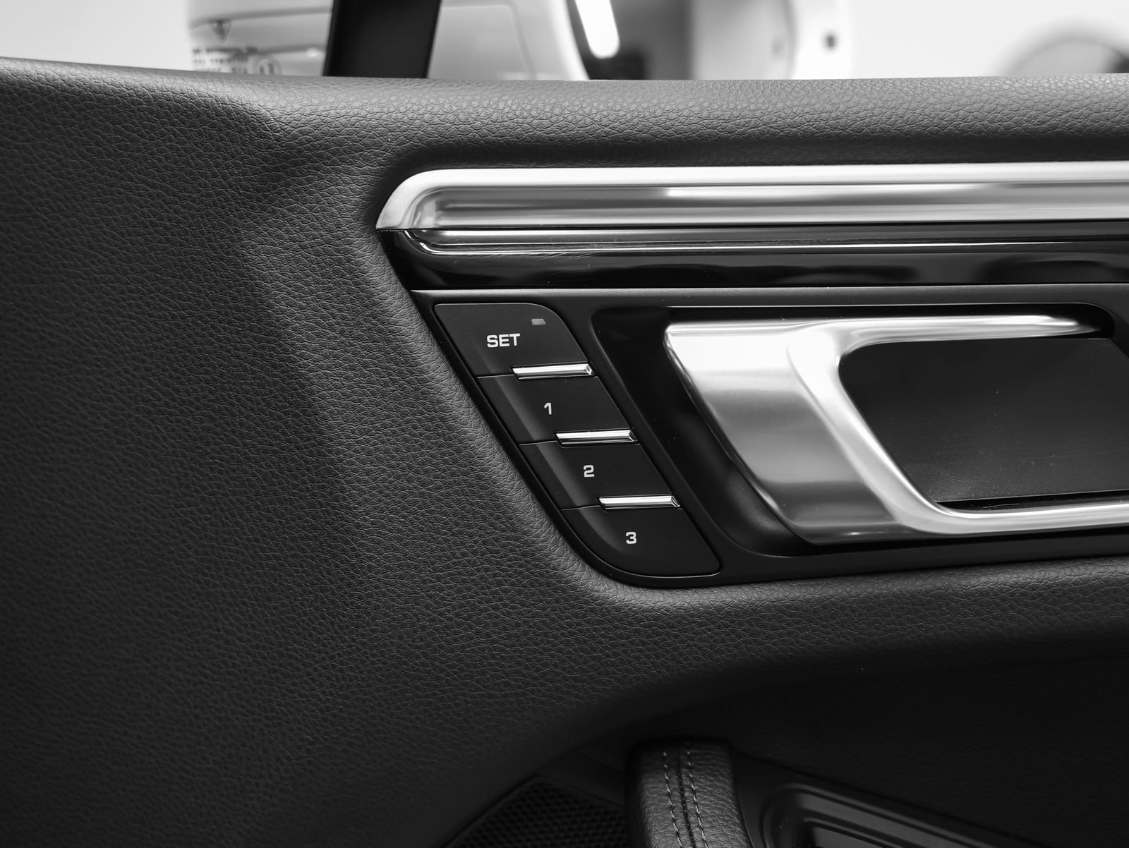 Used 2023 Porsche Macan image 21