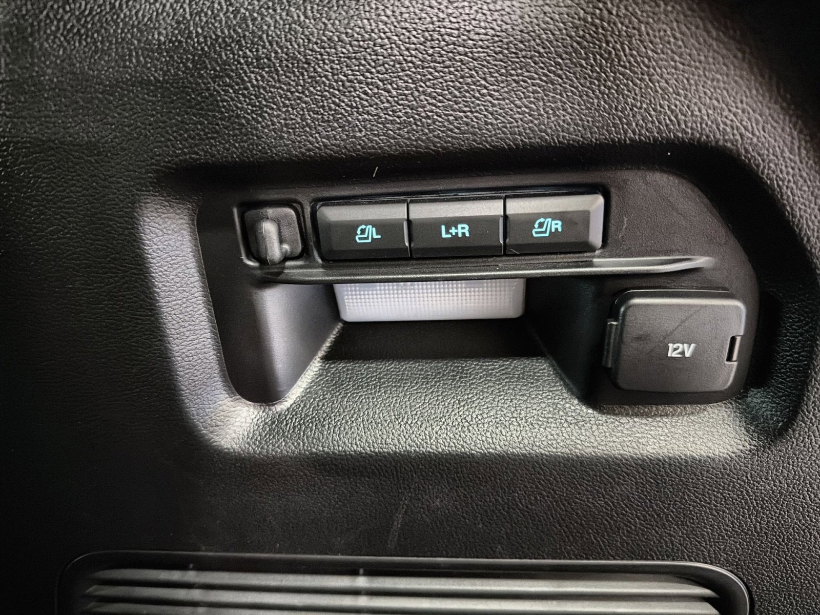 Used 2020 Ford Explorer ST w/ Premium Technology Package image 41