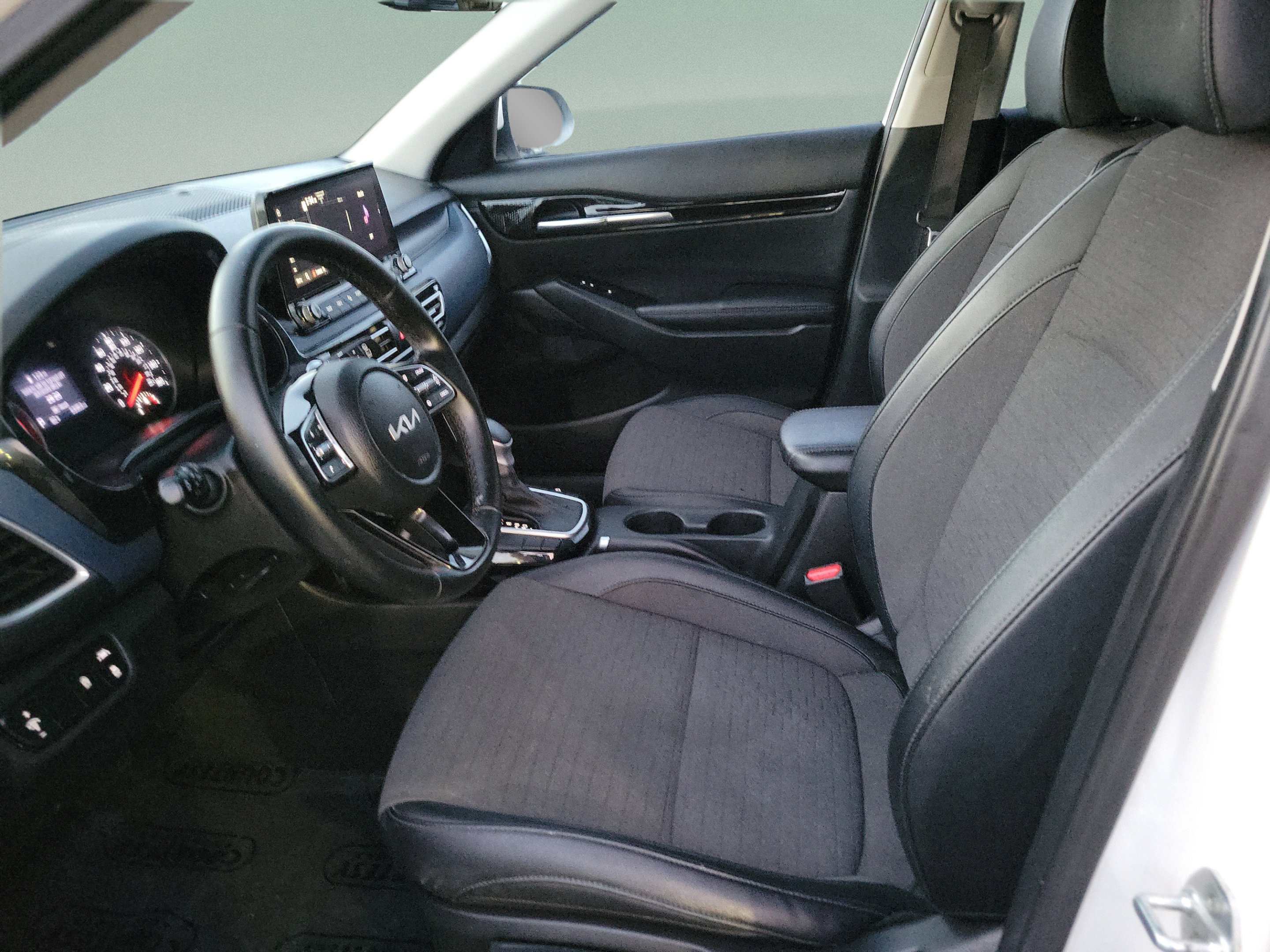 Certified 2023 Kia Seltos S w/ Navigation Package FWD image 19