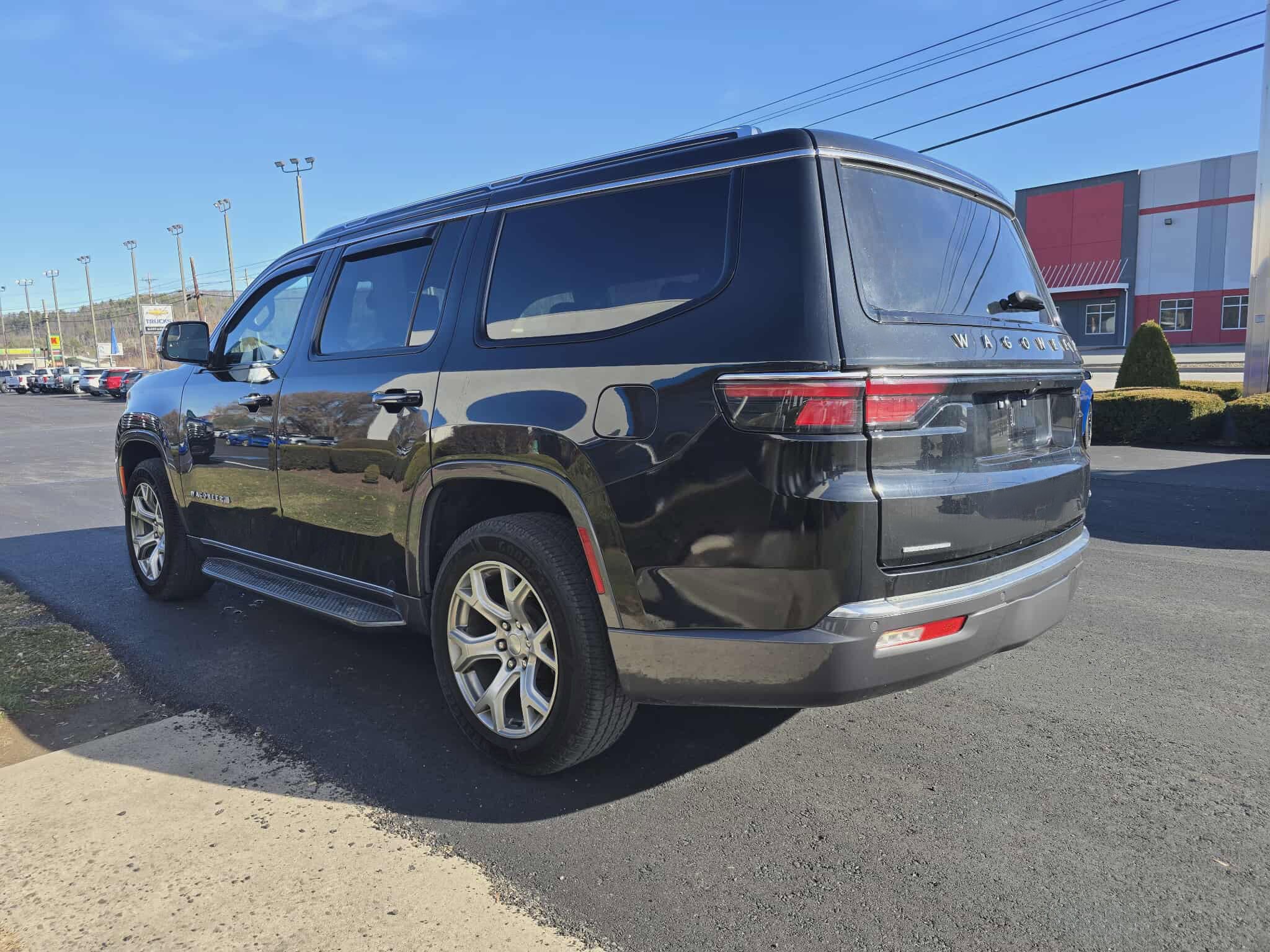 Used 2022 Jeep Wagoneer Series II image 6