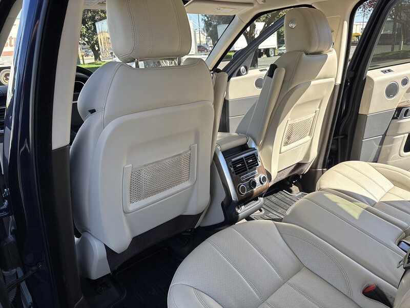 Used 2017 Land Rover Range Rover Sport HSE AWD/4WD image 28