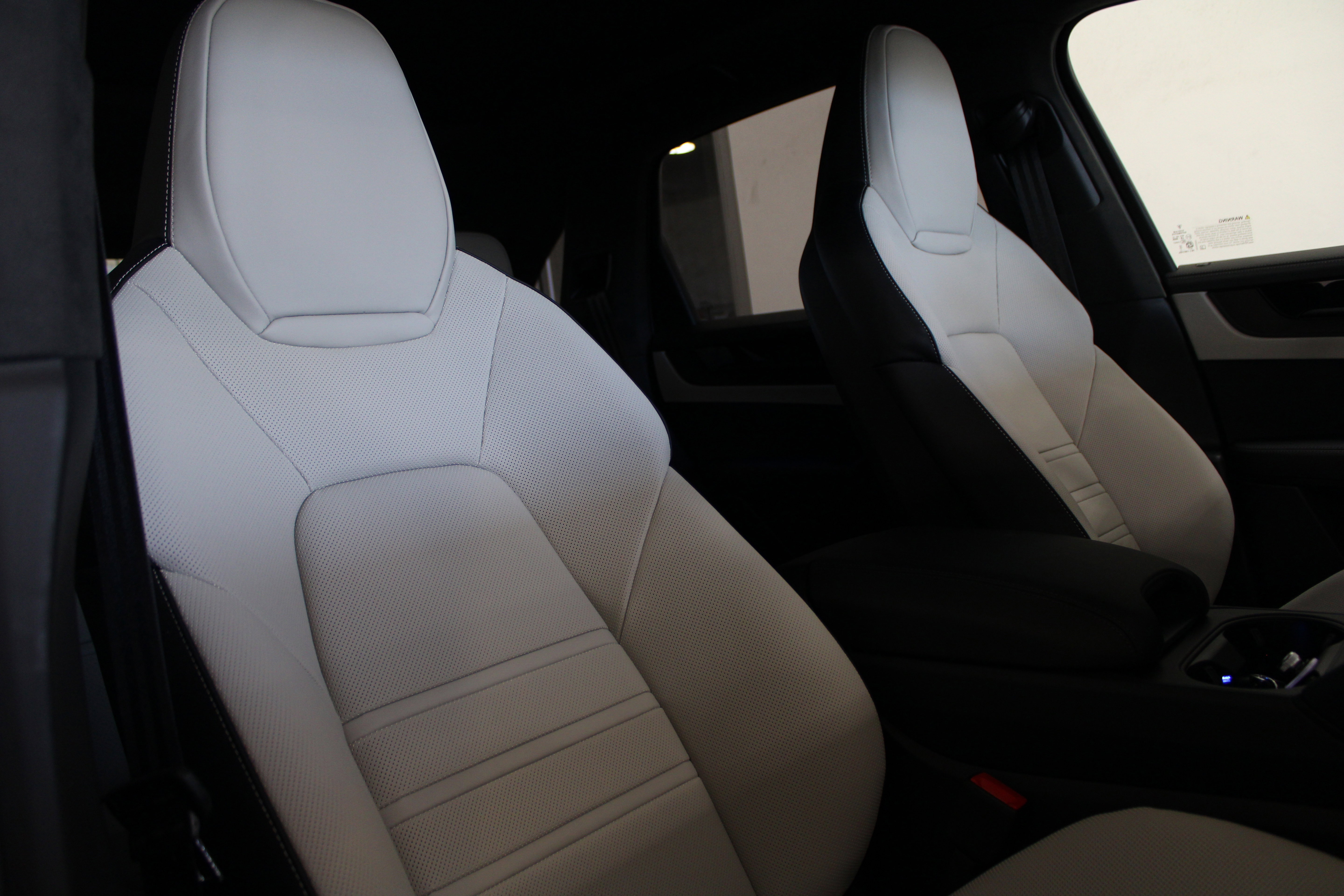 New 2026 Porsche Cayenne GTS image 36