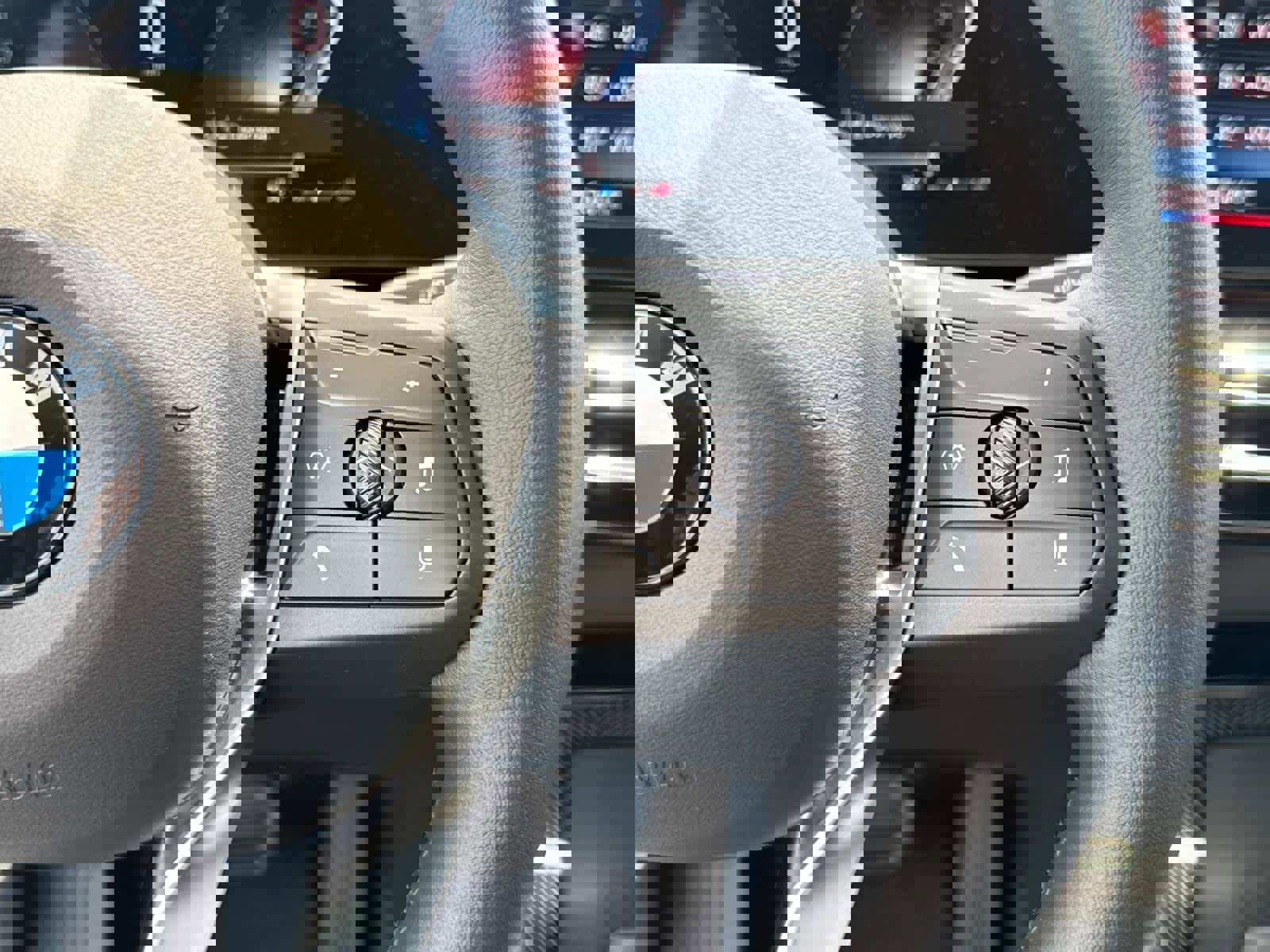 Used 2025 BMW X2 xDrive28i w/ Convenience Package image 18