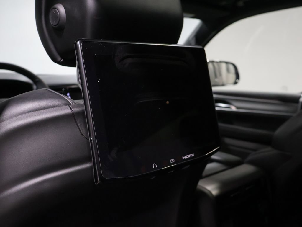 Used 2024 Jeep Wagoneer L Series II image 19