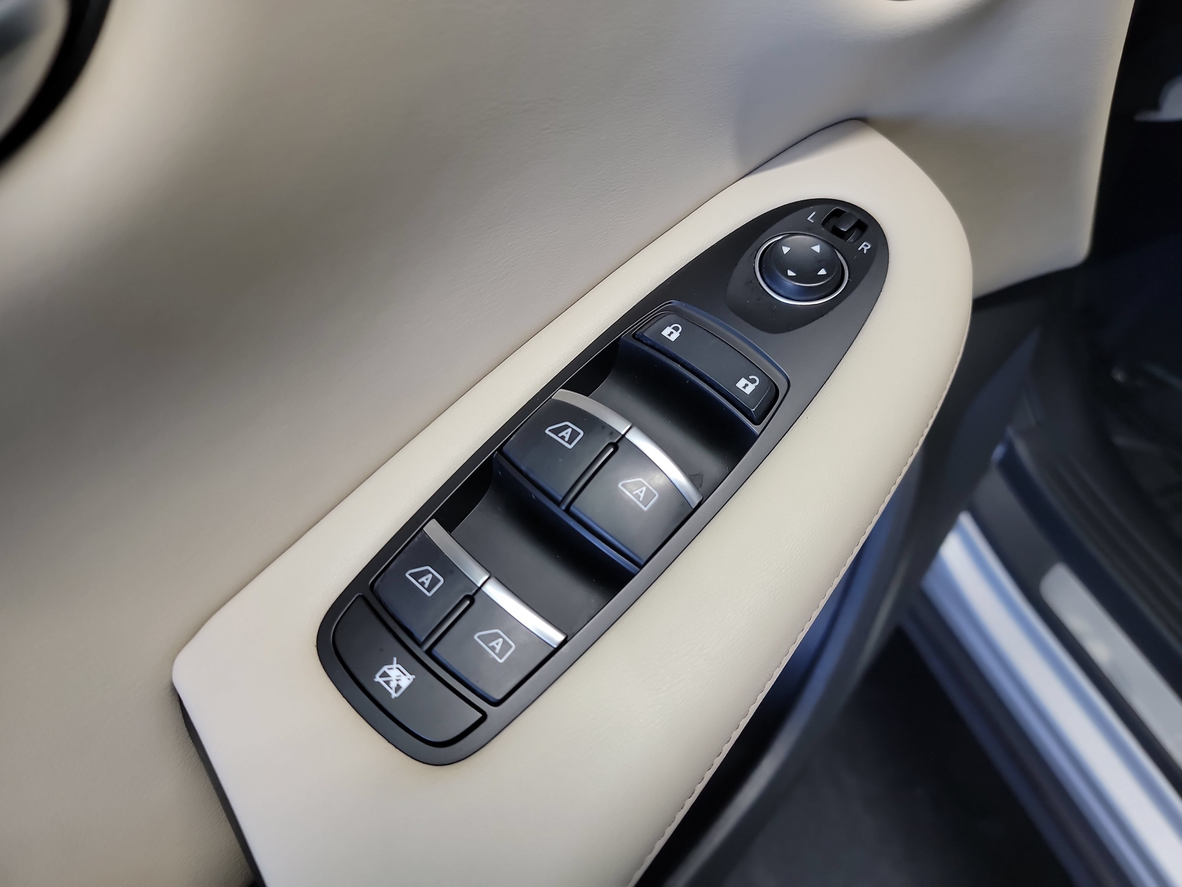 Used 2020 INFINITI QX50 Essential AWD/4WD image 14