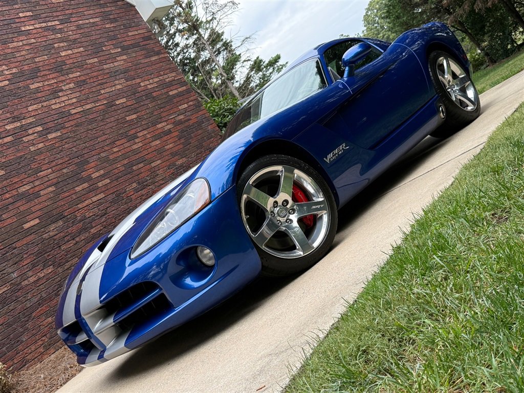 Used 2006 Dodge Viper SRT-10 image 3