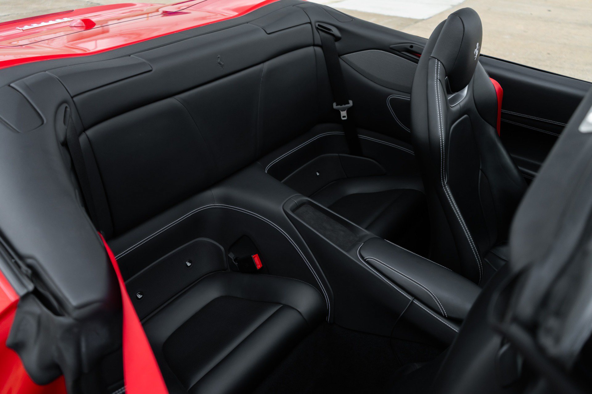 Used 2019 Ferrari Portofino RWD image 36