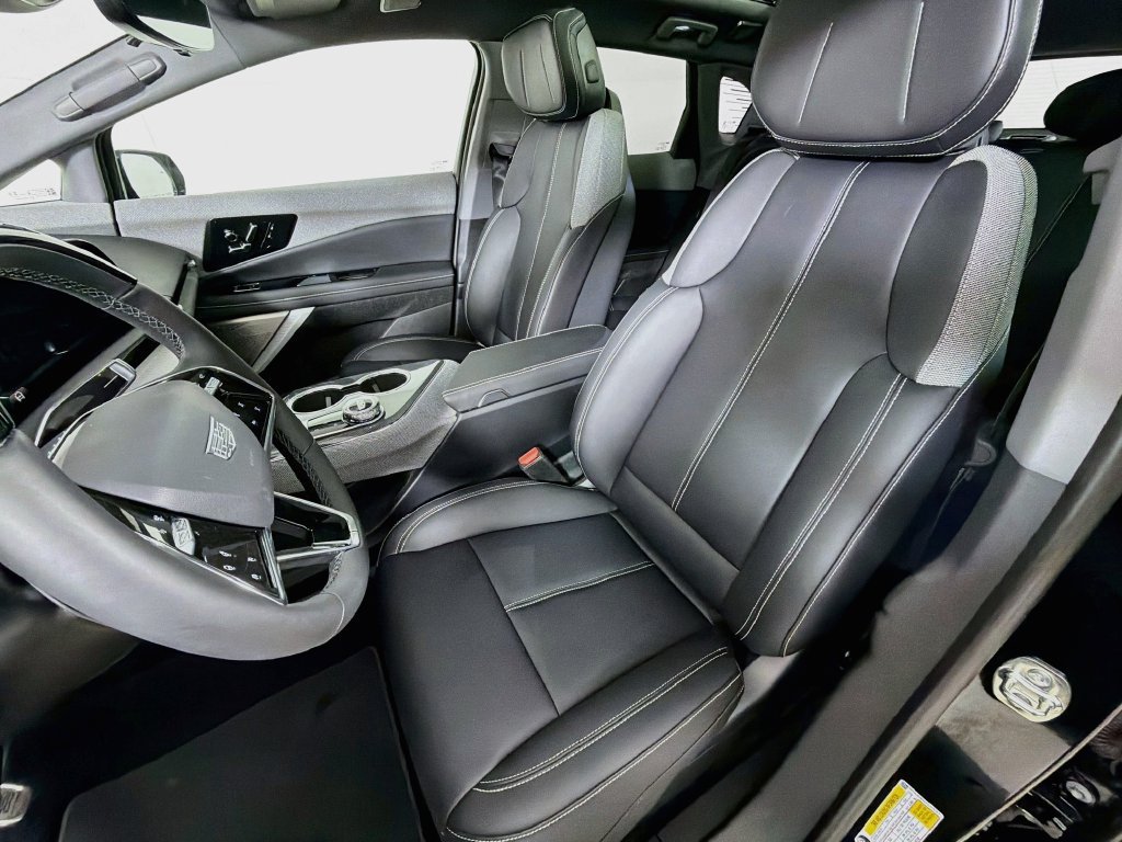 New 2026 Cadillac Optiq Sport 1 w/ LPO, Floor Liner Package AWD/4WD image 12