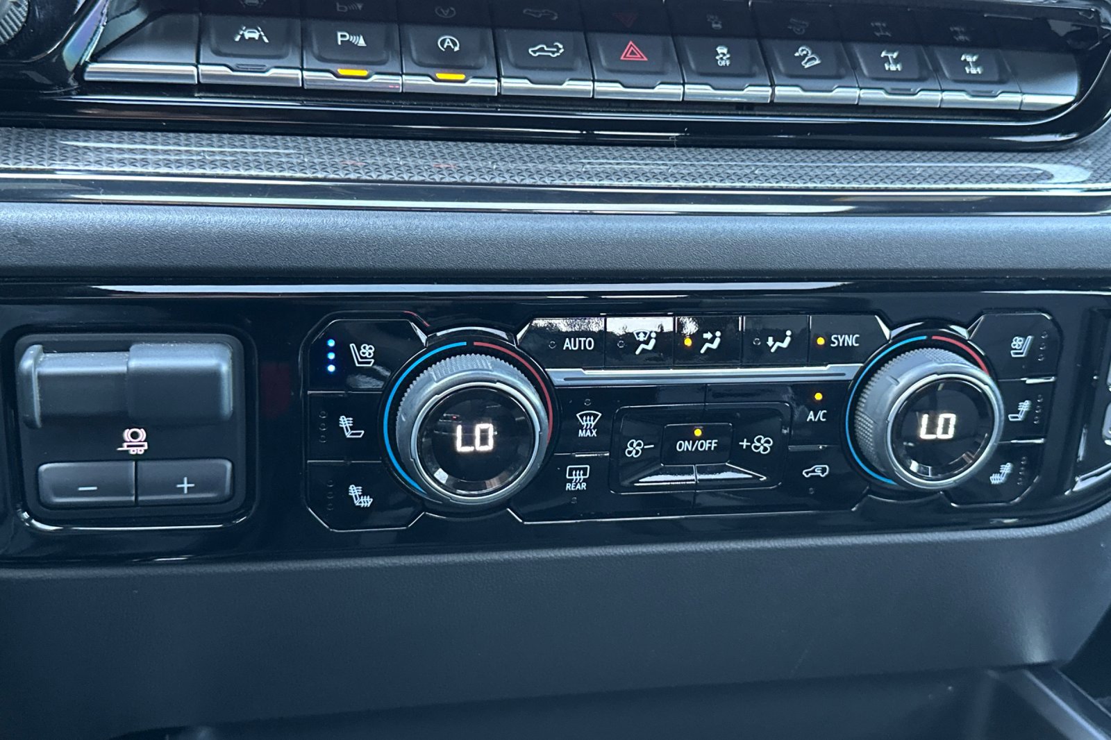 Used 2022 Chevrolet Silverado 1500 ZR2 image 19