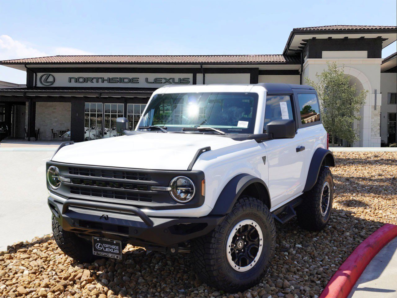Used 2022 Ford Bronco 2-Door w/ Sasquatch Package AWD/4WD image 1