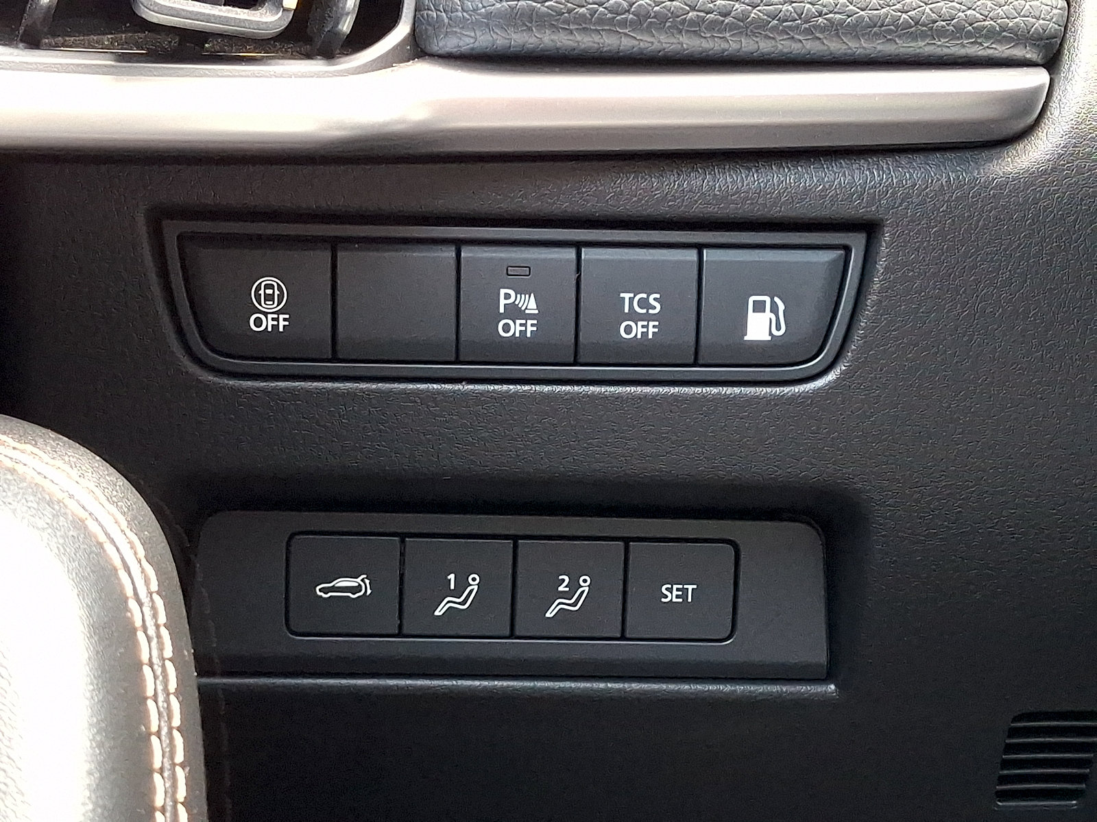 Certified 2024 MAZDA CX-90 Plug-In Hybrid w/ Premium Pkg AWD/4WD image 28