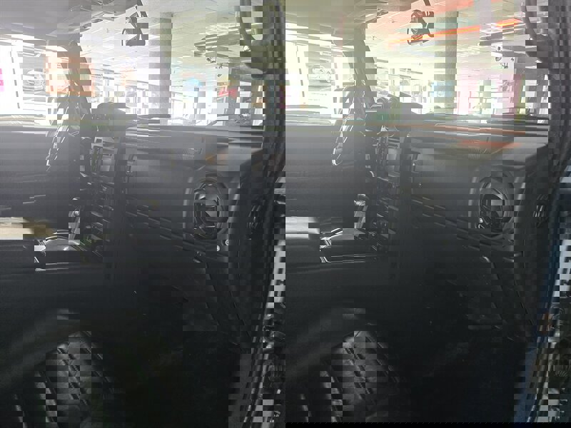 Used 2005 HUMMER H2 w/ Preferred Equipment Group image 14