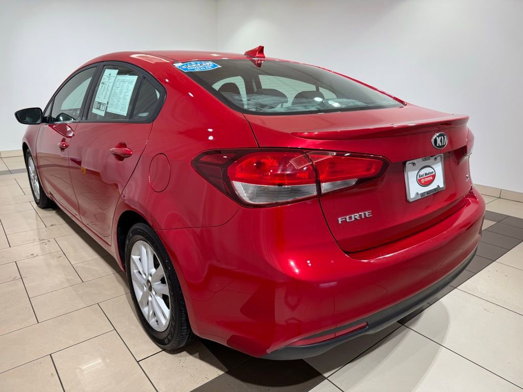 Used 2017 Kia Forte S image 3
