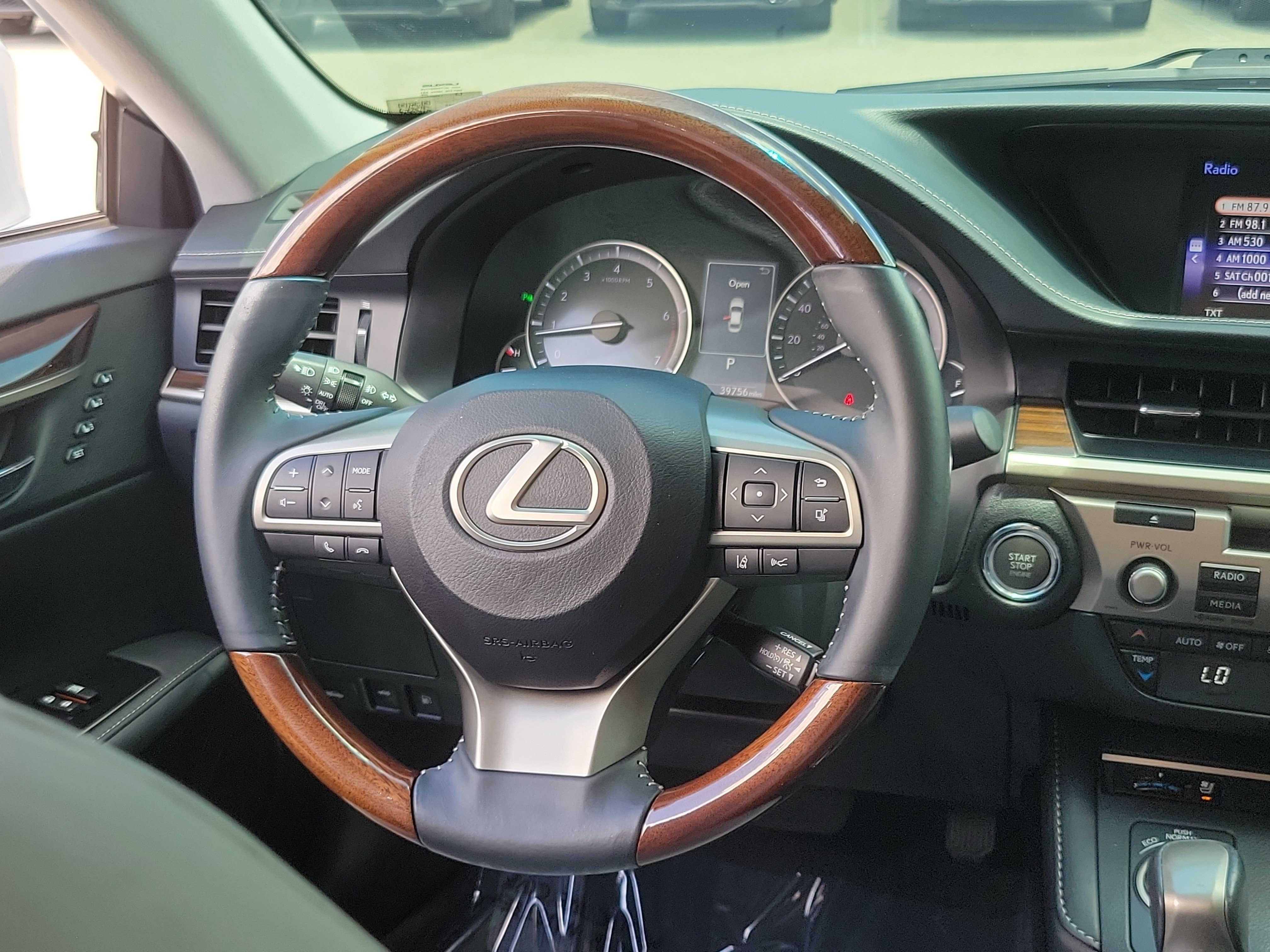 Used 2017 Lexus ES 350 w/ Premium Package FWD image 17
