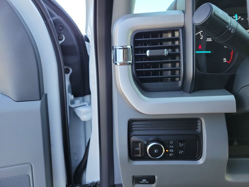 New 2026 Ford F550 4x4 Crew Cab image 20