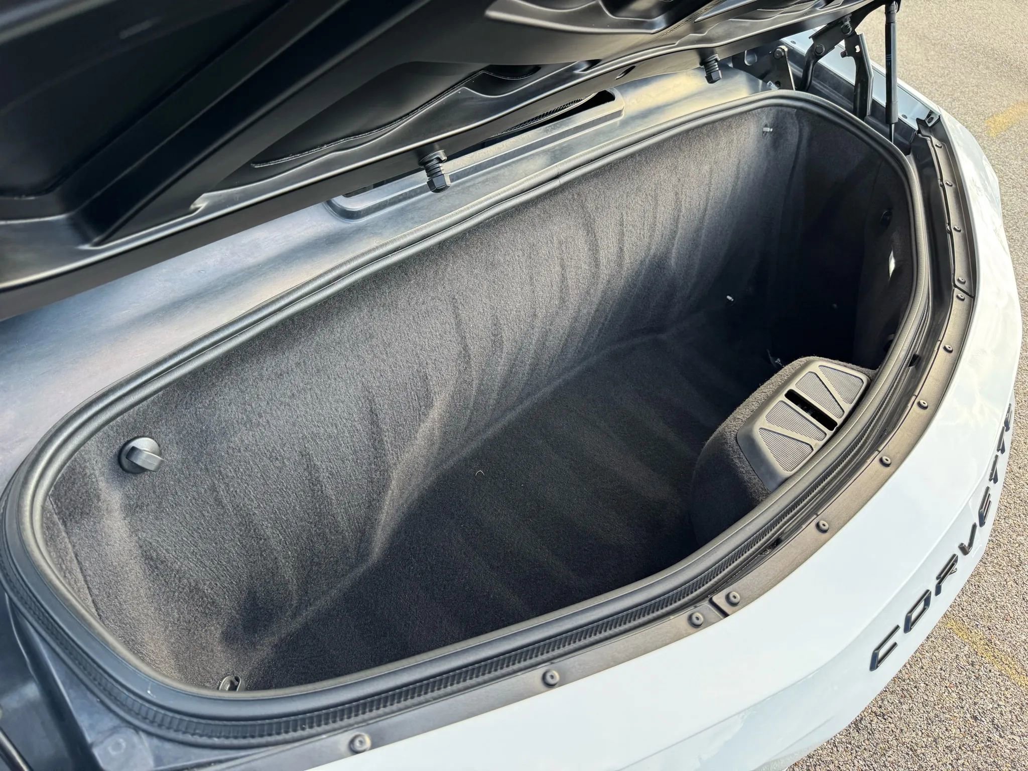 Used 2021 Chevrolet Corvette Stingray Convertible w/ Battery Protection Package image 38