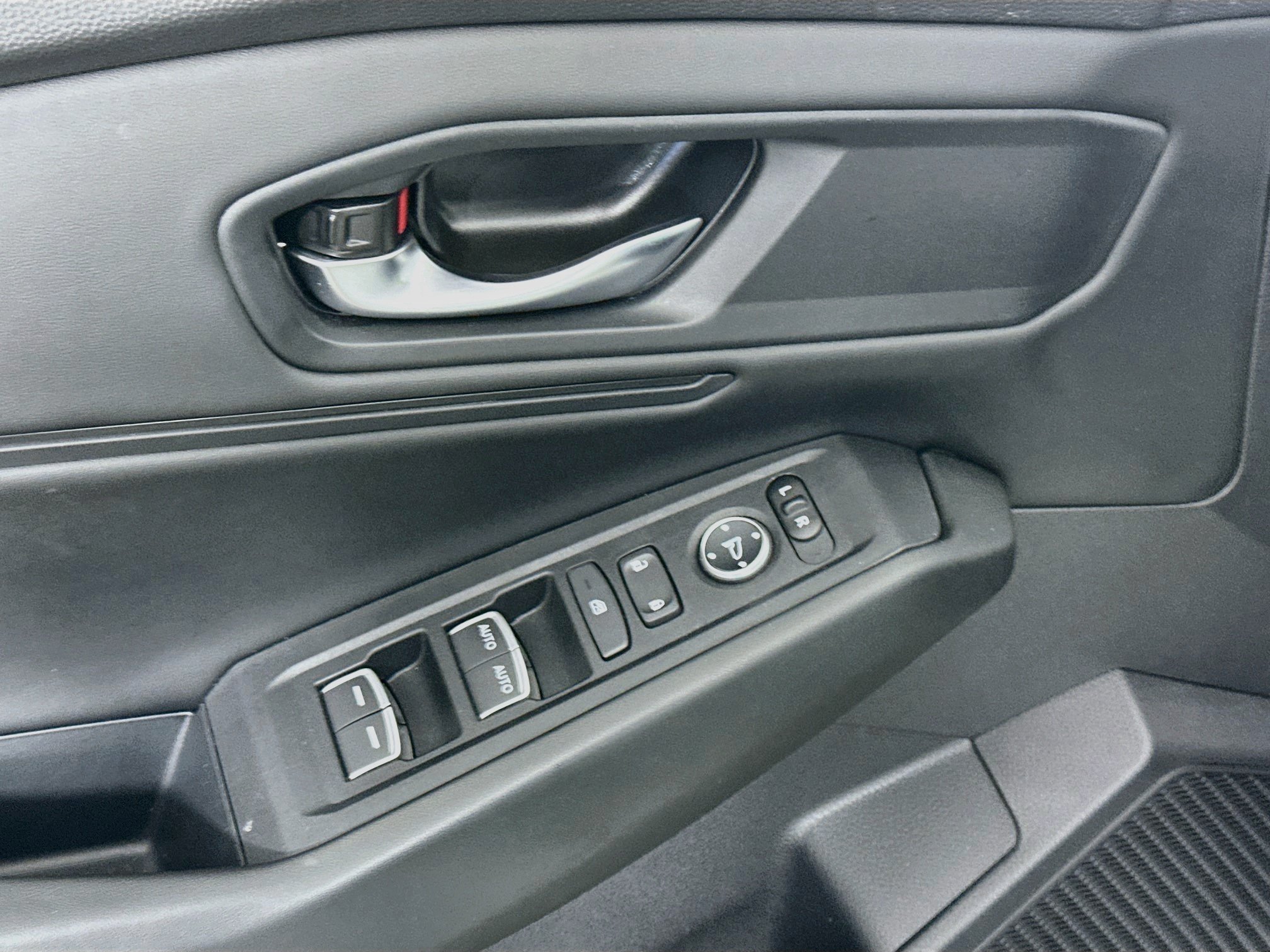 Used 2025 Honda Accord SE image 15