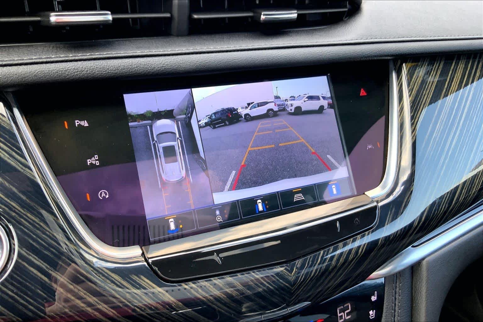 Used 2024 Cadillac XT6 Premium Luxury w/ Technology Package AWD/4WD image 27