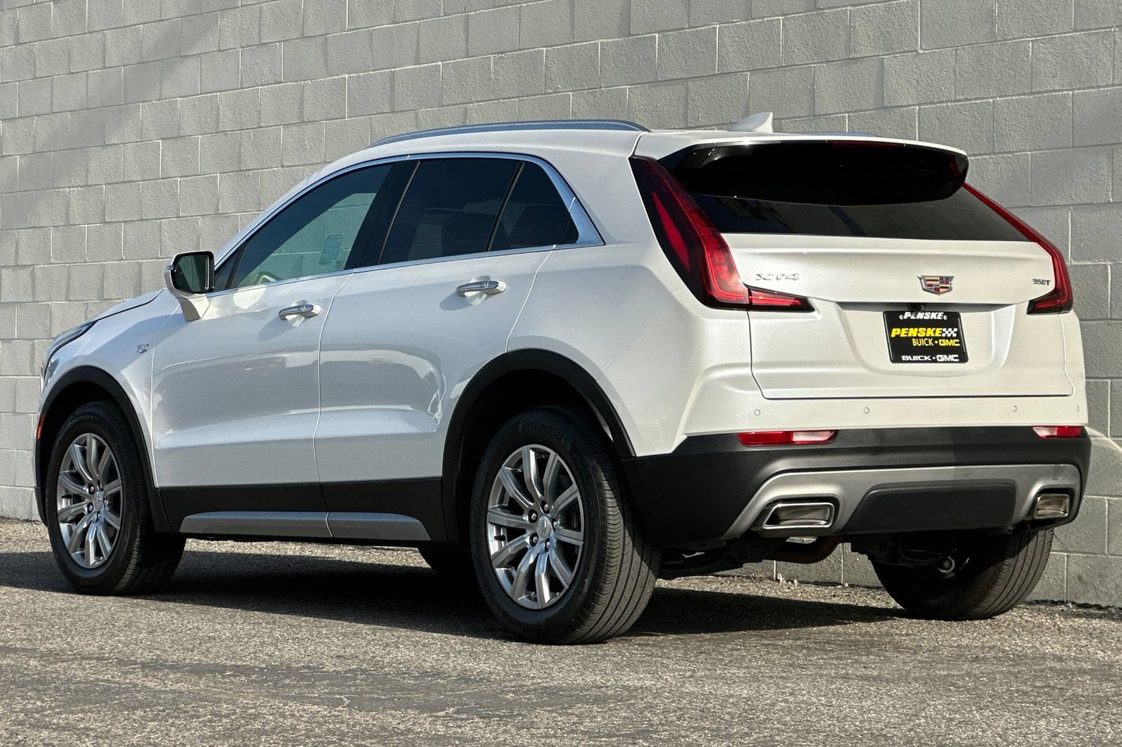 Certified 2023 Cadillac XT4 Premium Luxury w/ Cold Weather Package FWD image 6