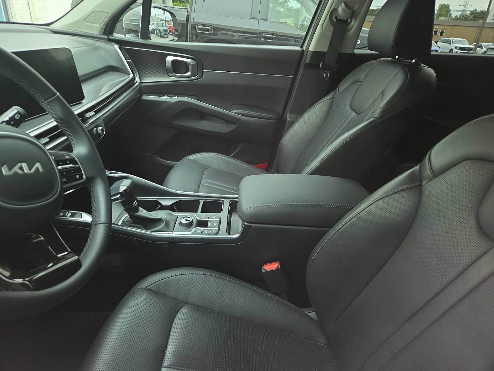 Used 2024 Kia Sorento S w/ Panoramic Sunroof Package AWD/4WD image 11